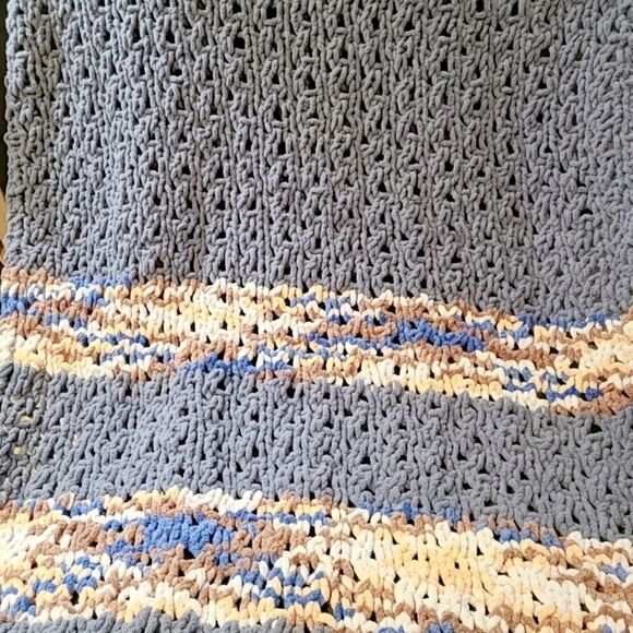 Eye Love Velvet Knit Blanket Never Used - Picture 4 of 6